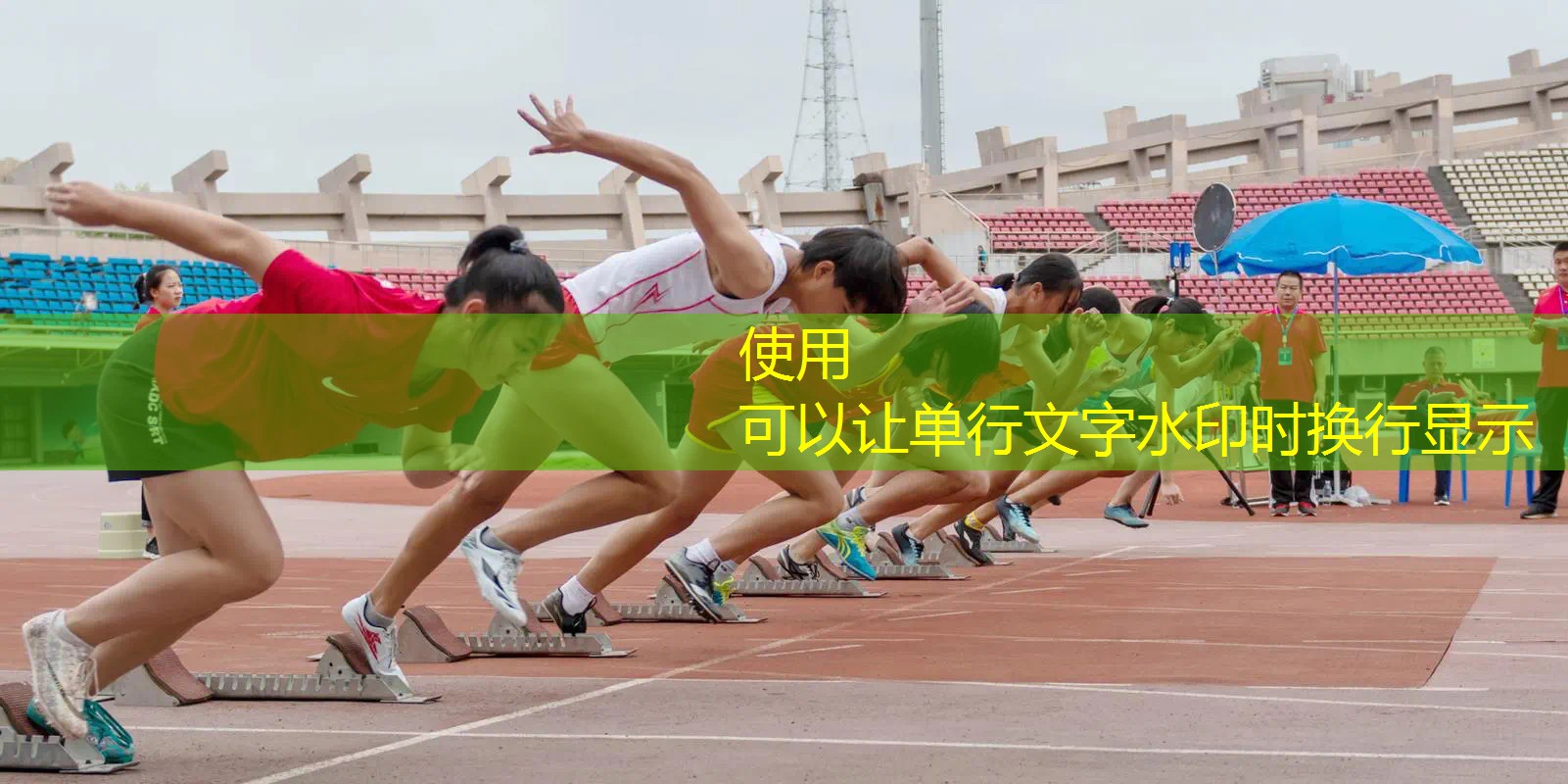 爱游戏ayx总部：白色的网球拍配蓝色线